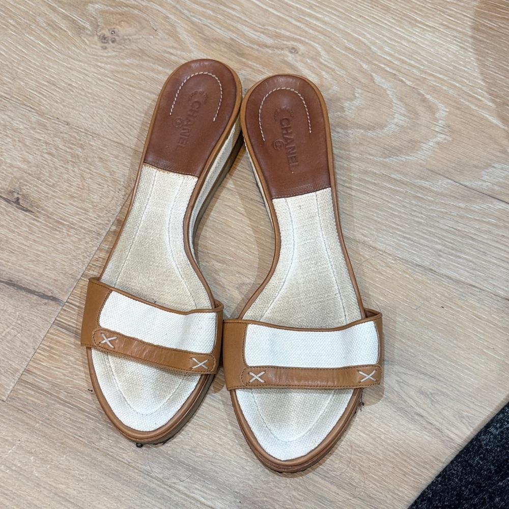 Chanel Women's Brown and Cream Sandals